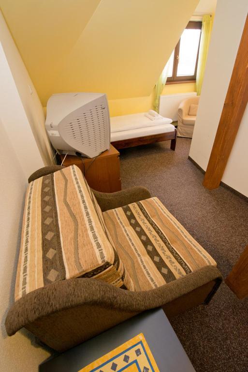 Hotel U Zlateho Byka Pisek  Room photo
